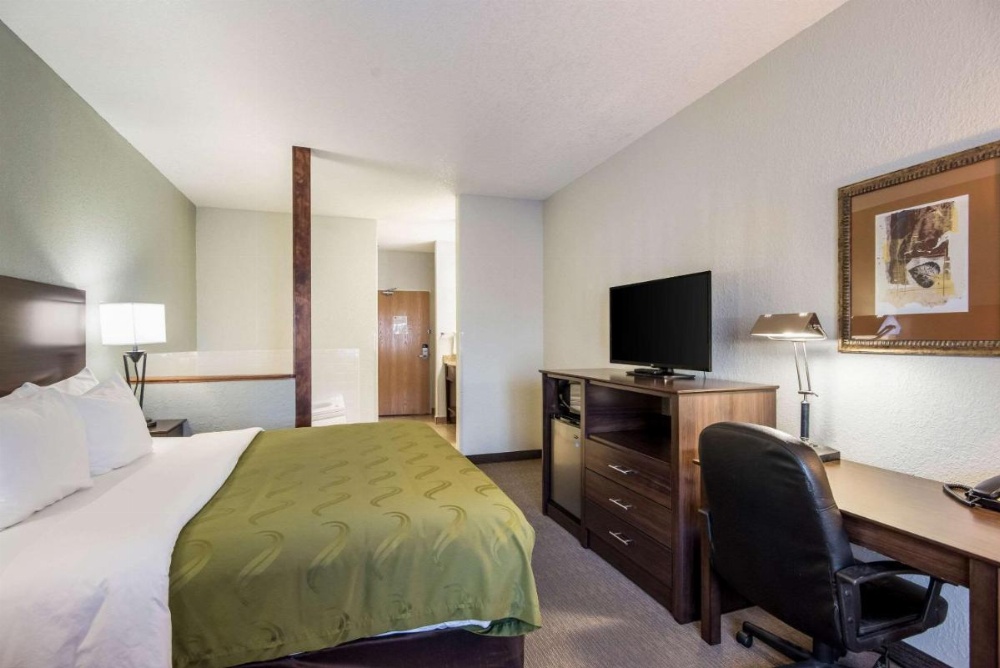 Room image 3
