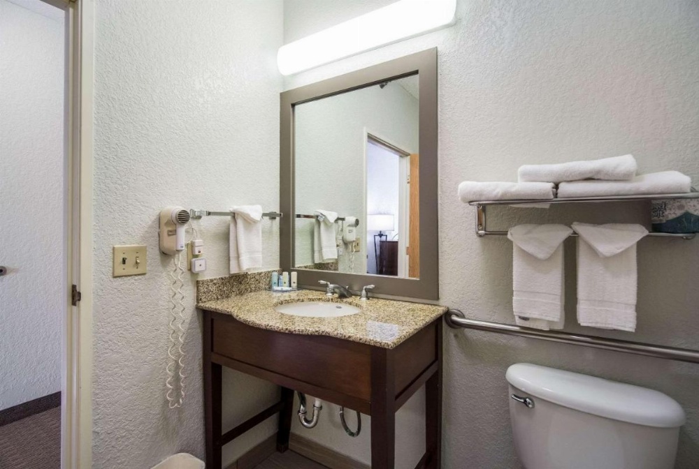 Room image 4