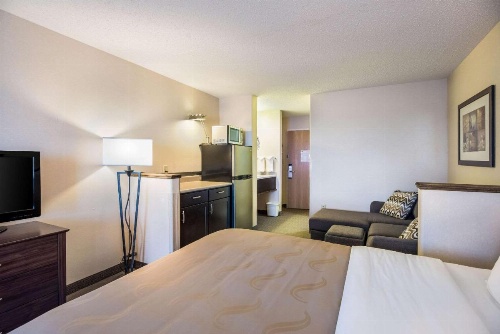 Quality Inn & Suites West image 31