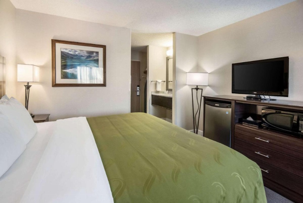 Room image 3
